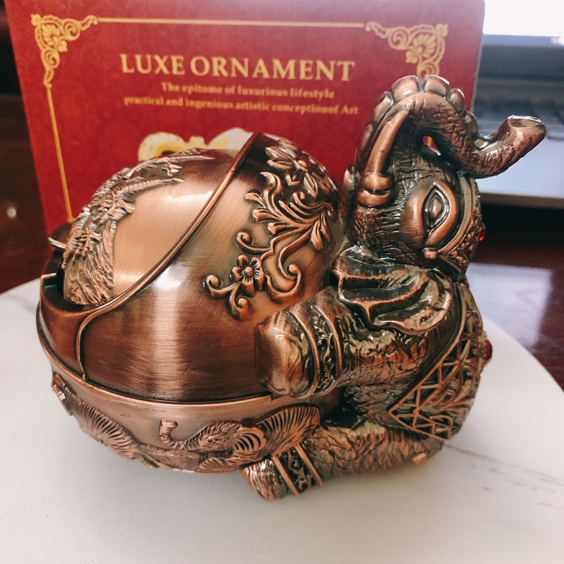 Gạt tàn voi kim loại trang trí nhà cửa