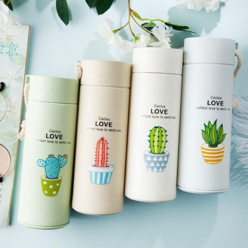 Bình đựng nước LOVE 450ml Lõi Thủy Tinh Bọc Và Nhựa Lúa Mạch Có Dây Sách Tiện Dụng