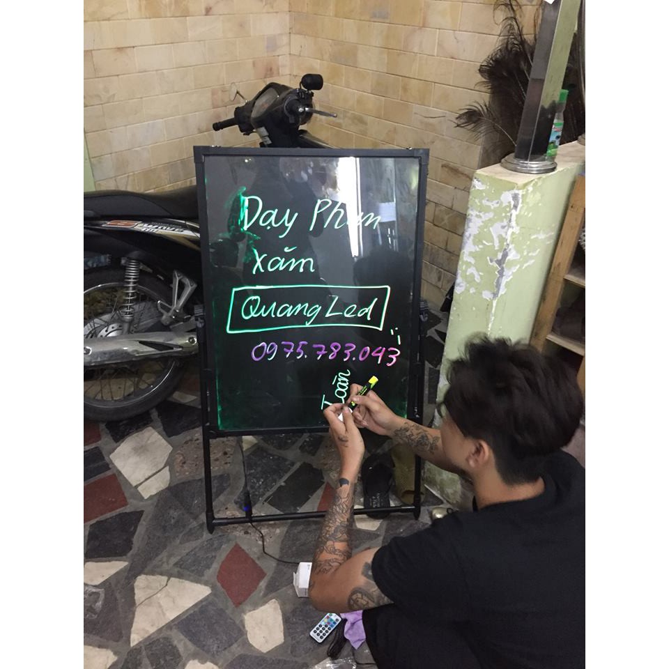 Bảng LED Viết Tay Di Động 60x80 (Giá Đỡ 2 Chân Chữ Nhật)