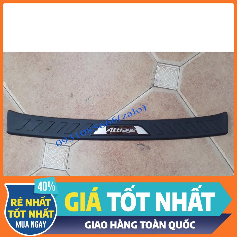 Chống trầy cốp ngoài Attrage Nhựa ABS chỉ vừa đời từ 2016-2019