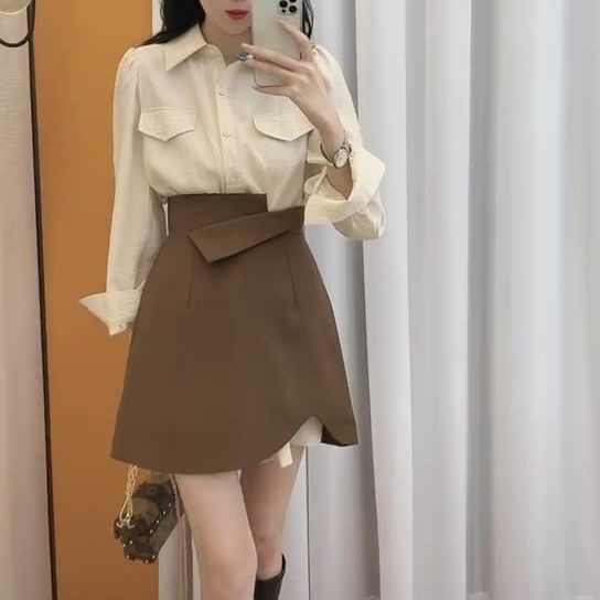 Set áo sơ mi và chân váy phong cách retro Hong Kong 2021 (có bán lẻ)