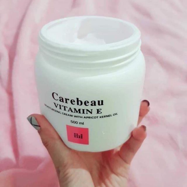 Kem dưỡng trắng body Carebeau vitamin E 500g Thái Lan