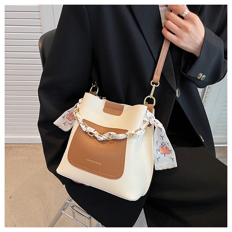 Túi Đeo Vai Dáng Xô Phối Dây Xích Thời Trang Cho Nữ