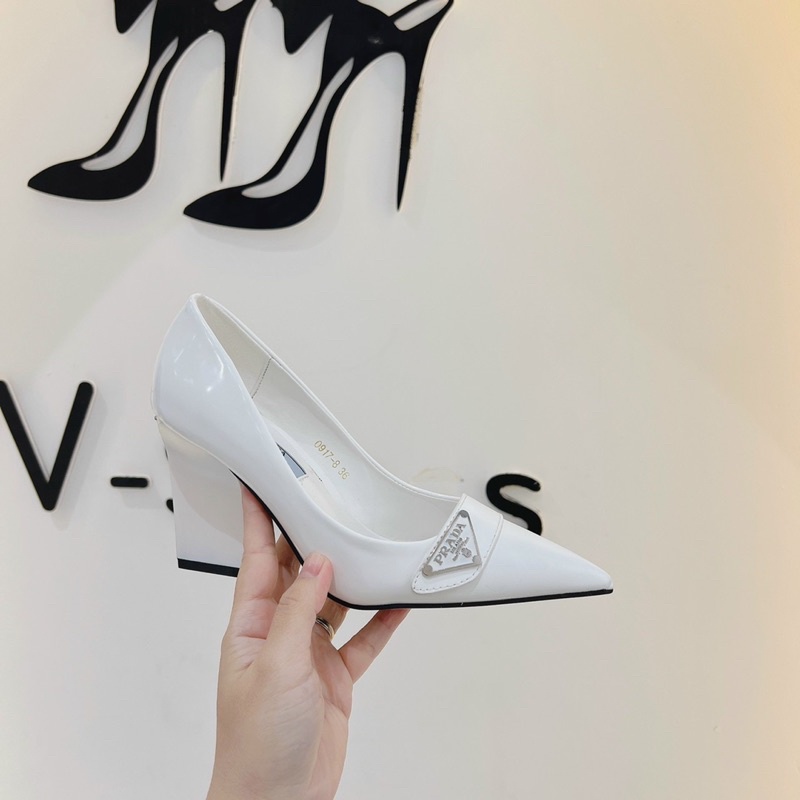 Giầy pradar new dang mới về đủ size 2 màu: đen