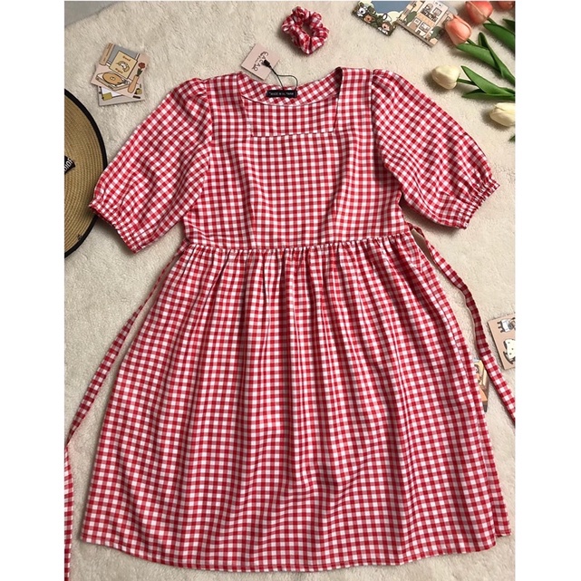 Đầm 𝗯𝗮𝗯𝘆𝗱𝗼𝗹𝗹 caro cổ vuông tay phồng có đủ 8 màu xinh xắn tặng kèm scrunchie cùng màu