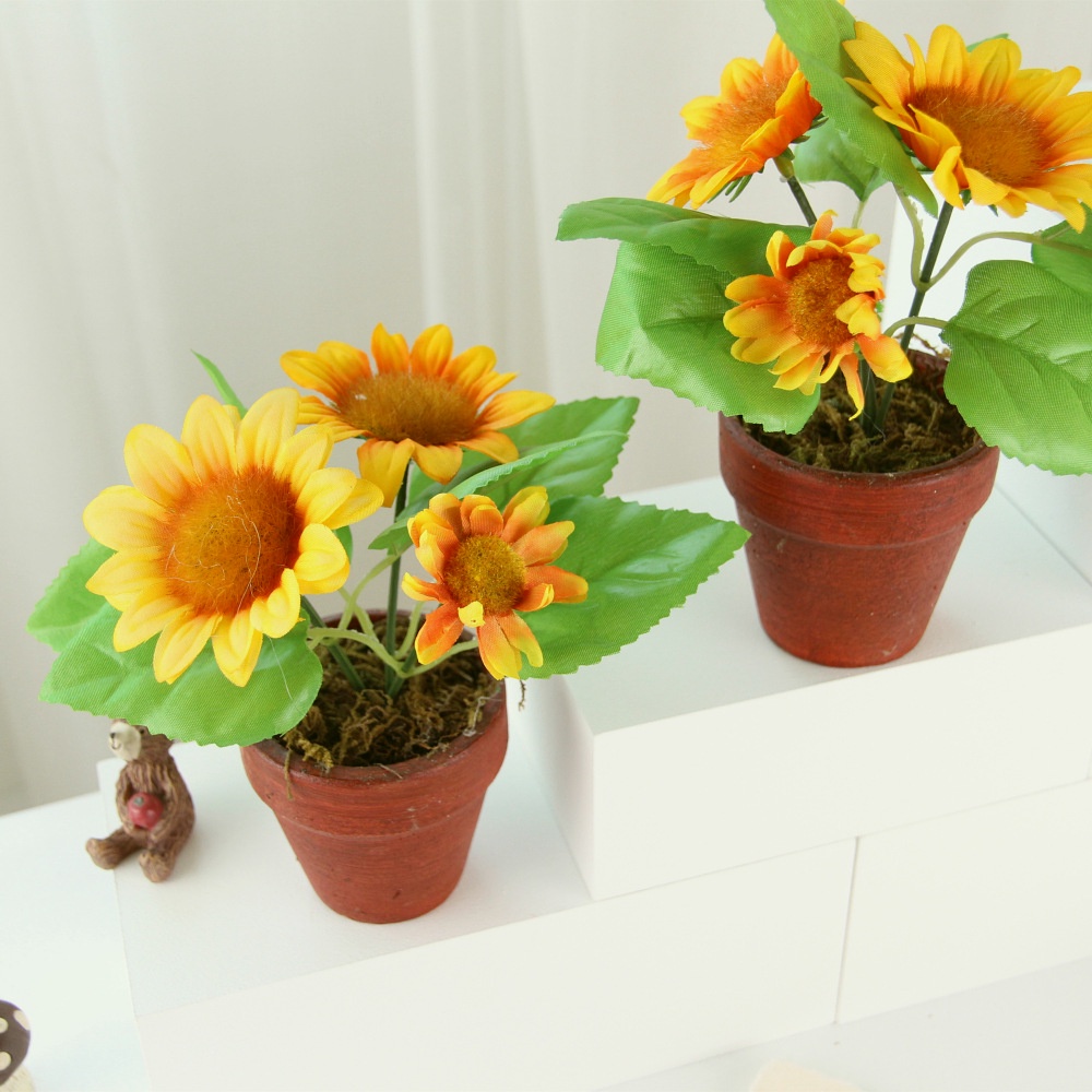 Chậu hoa hướng dương, hoa đồng tiền nhựa để bàn trang trí
