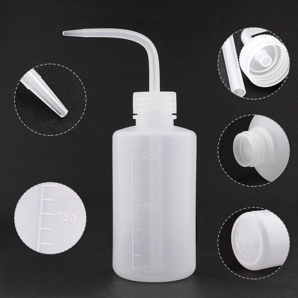 1 Bình Tưới Cây Dạng Bóp Có Vòi Dài Dung Tích 250ML / 500ML