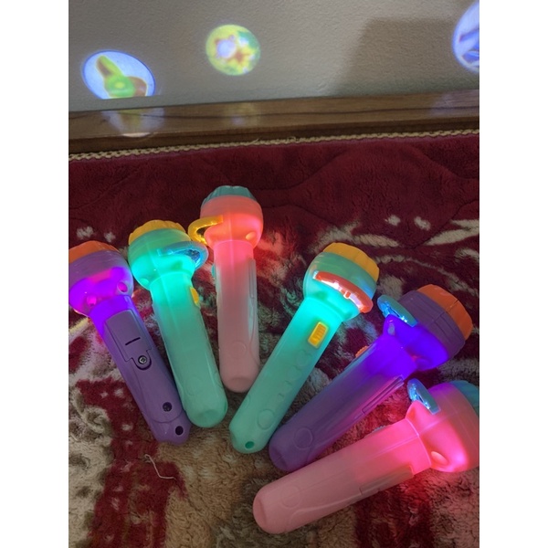 Đồ chơi đèn pin chiếu 56 hình với 7 chủ đề ngộ nghĩnh cho bé size to