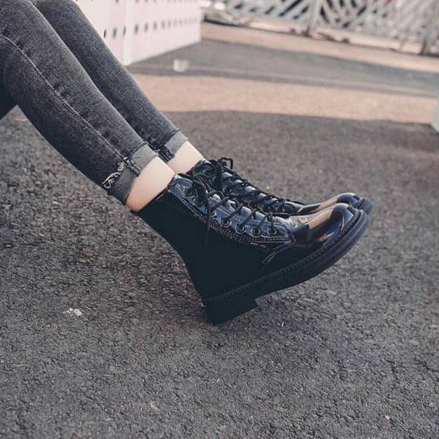 Giày bốt military ZARA xuất xịn cổ cao da bóng màu đen lót lông cột dây 2cm size 37