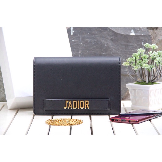 Túi hàng hiệu đeo chéo vừa là clutch