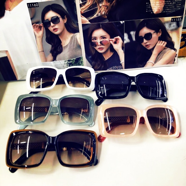 Kính nữ vuông mẫu mới( hình shop chụp)