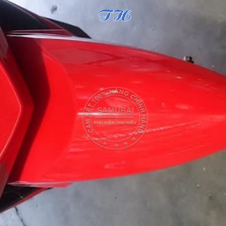 Sơn Xịt Samurai chuyên dùng cho xe máy màu đỏ tinh khiết H661-200 chống cháy, chống rạn nứt, vòi xịt chống chảy