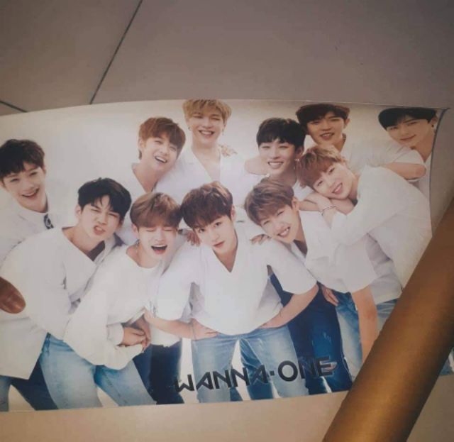 Card + slv 200k Wanna One POD, tặng Poster