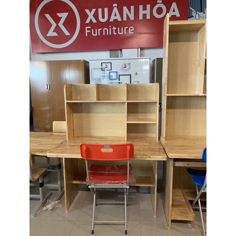 Bàn học sinh Gỗ Cao Su Kèm Giá Sách 5 ngăn.
