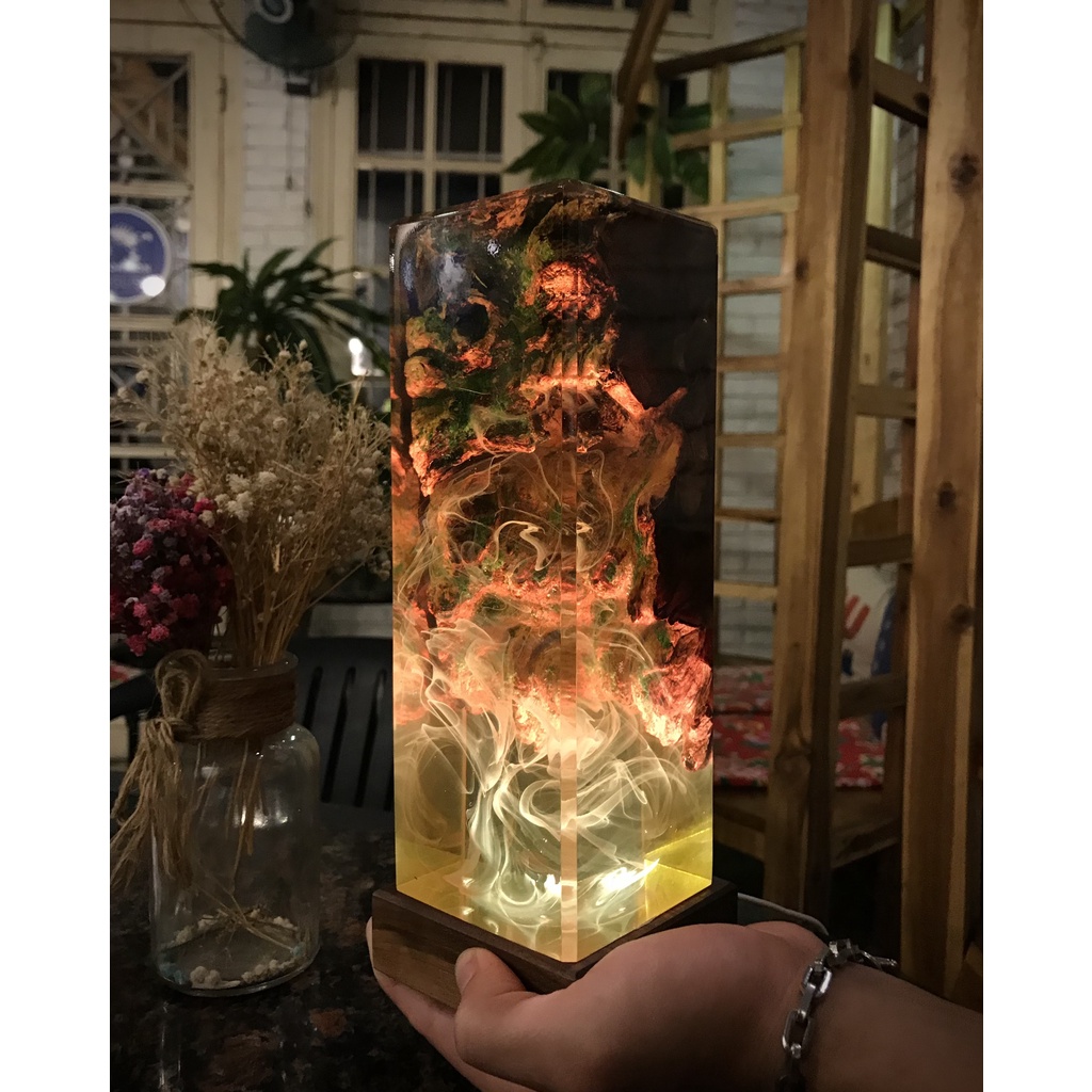 ĐÈN TRANG TRÍ ĐỂ BÀN EPOXY RESIN