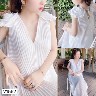 Váy trắng dáng xoè thiết kế
