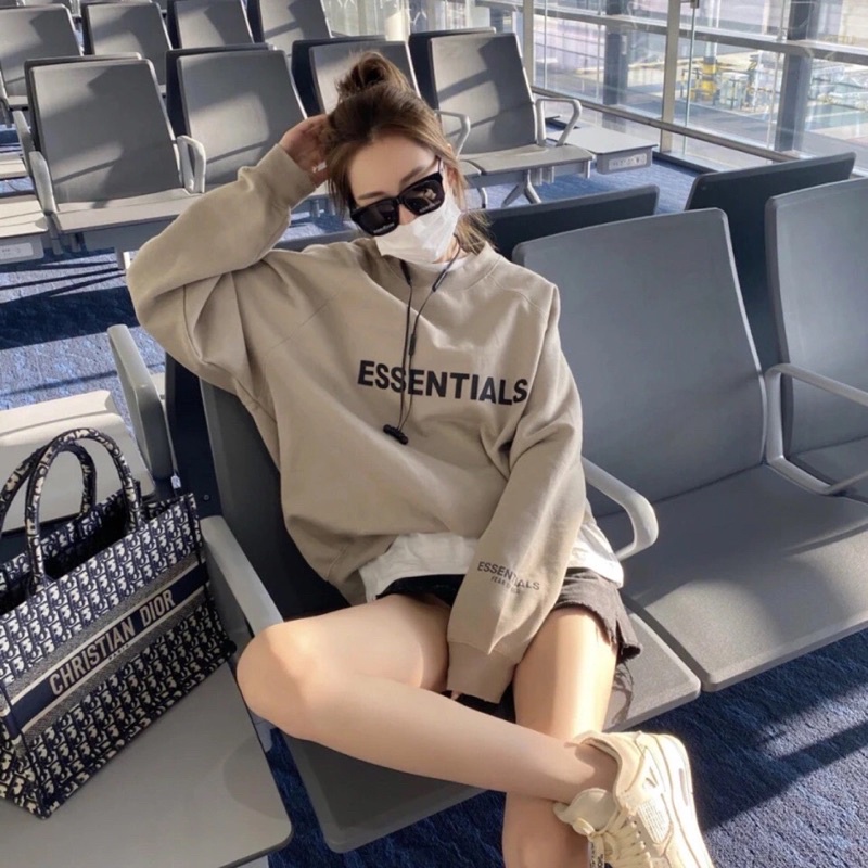 Áo Sweater ESSENTIAL Nam Nữ Unisex Màu Nâu Nhạt Cổ Tròn Dài Tay Chất Nỉ Bông Dày Dặn Hàng Quảng Châu Phom Rộng Năng Động | BigBuy360 - bigbuy360.vn