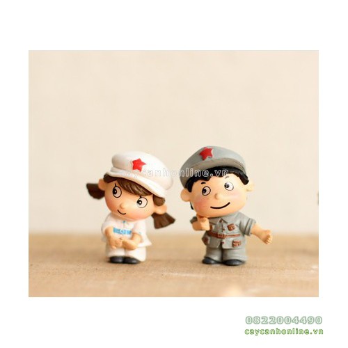 Tượng Cặp đôi lính bộ đội bác sỹ tượng trang trí tiểu cảnh mini