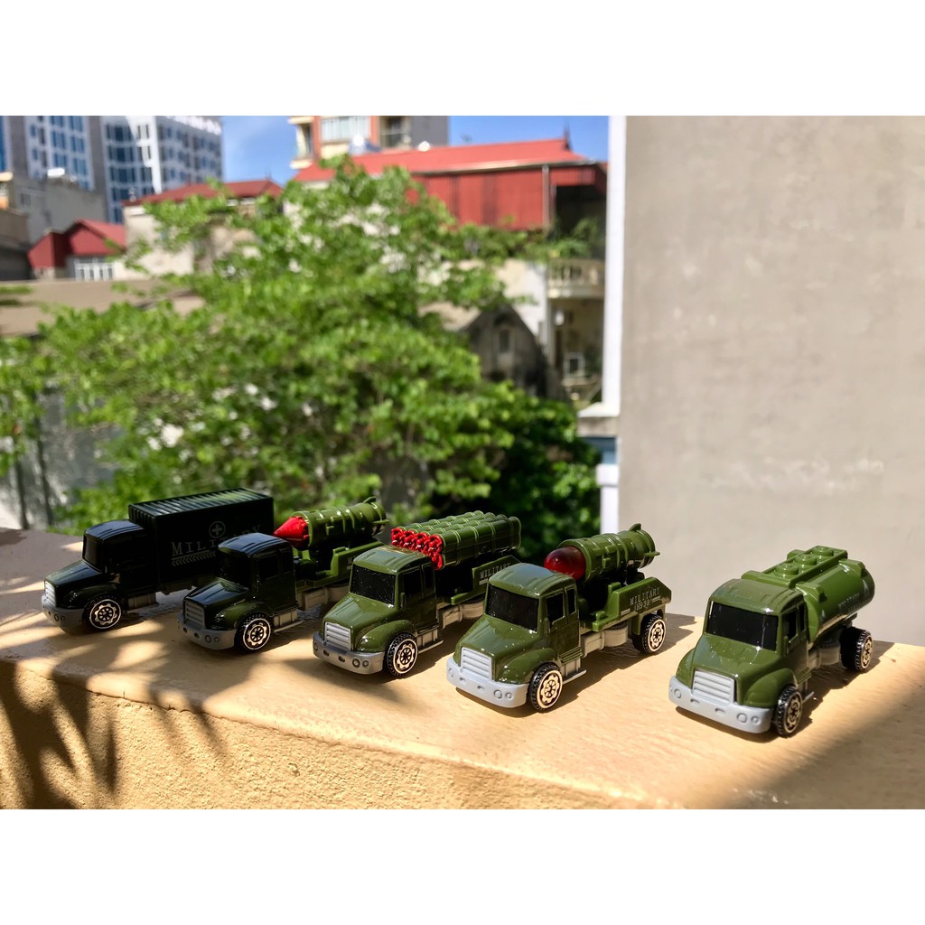 Mô hình bộ 5 xe tăng quân sự mô hình cho bé