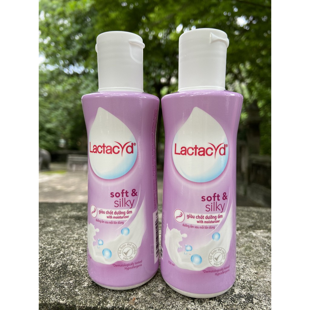 DUNG DỊCH VỆ SINH PHỤ NỮ LACTACYD MỀM MƯỢT DƯỠNG ẨM 150ML