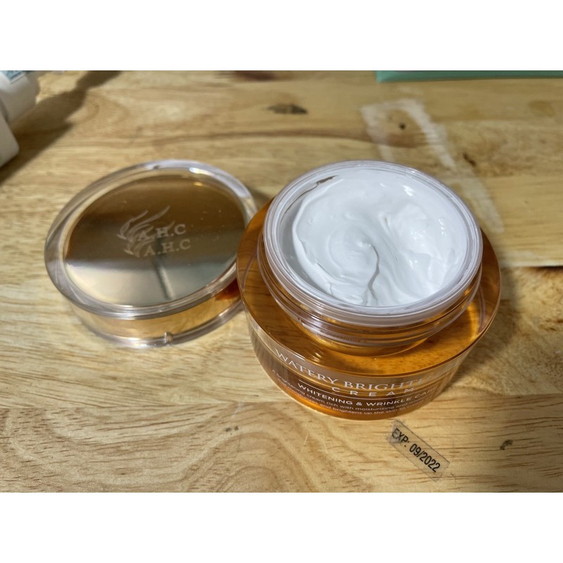 (thanh lý) kem dưỡng trắng và chống nhăn AHC cream 50g