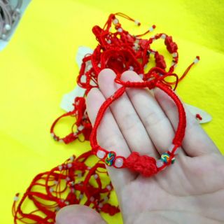 Vòng tay dây rút tỳ hưu màu đỏ
