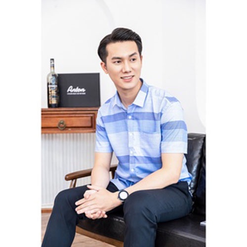 Áo Sơ Mi Nam Công Sở Trung Niên Thương Hiệu Anton Ngắn Tay Xanh Dương Kẻ Caro Vải Sợi Tre Thấm Hút - YGD566