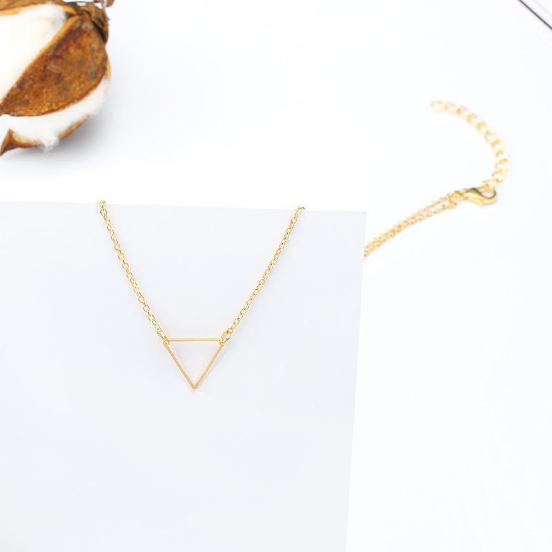 Dây Chuyền Mặt Tam Giác Phong Cách Đơn Giản Sáng Tạo