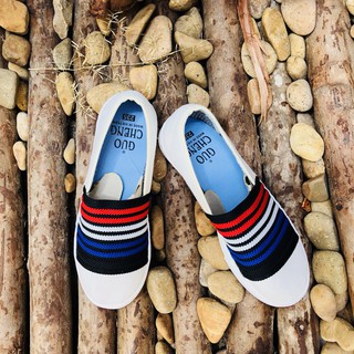 GIÀY SLIP ON TRẮNG 4 SỌC MÀU