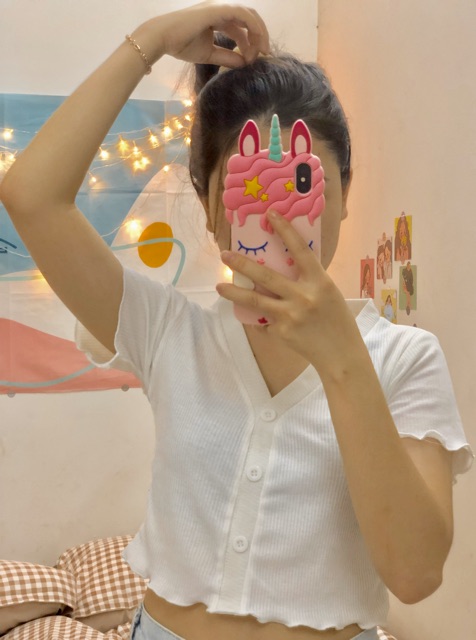 Áo croptop phối nút cuộn biên