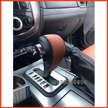 Bọc cần số ford escape Số tự động, da bò nhiều màu sắc. khắc logo hãng xe theo yêu cầu