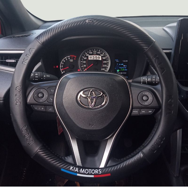 Bọc vô lăng ô tô Carbon logo các hãng thoáng khí chống trơn trượt