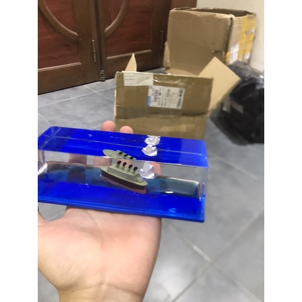 Đồ Trang Trí Để Bàn , Taplo xe Mô Hình Tàu Trôi Lênh Đênh Trên Biển Không Bao Giờ Lật
