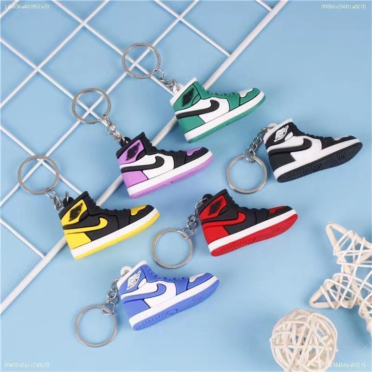 Móc khóa cute giày Sneaker chất liệu Silicon cao cấp nhiều mẫu hot dùng làm móc treo chìa khóa hoặc balo