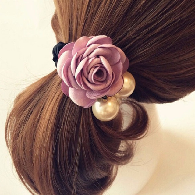 Dây cột tóc hoa hồng ngọc trai nhân tạo