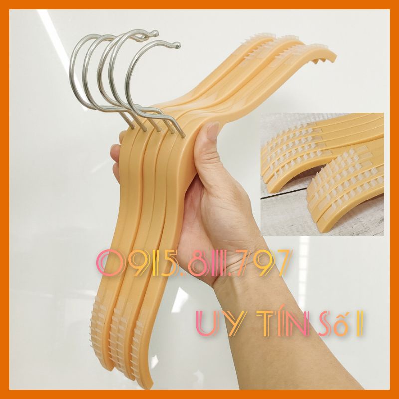 Moc treo quan ao - móc nhựa vàng trẻ em cao cấp đệm vai silicon,kích thước 34cm,đầu móc xoay 360 độ