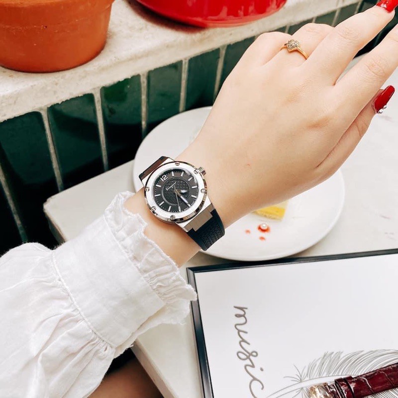 Đồng hồ nữ Salvatore Ferragamo F80 bản thường .