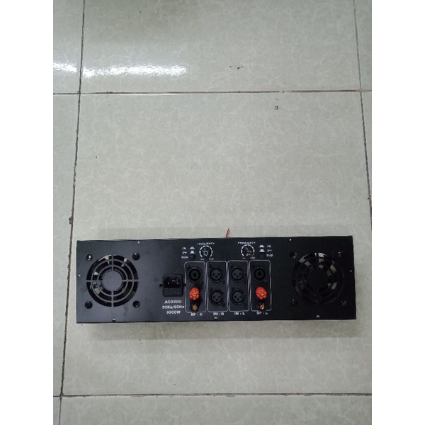 Mặt sau Ampli lên mian có cắt sub 2k-4k