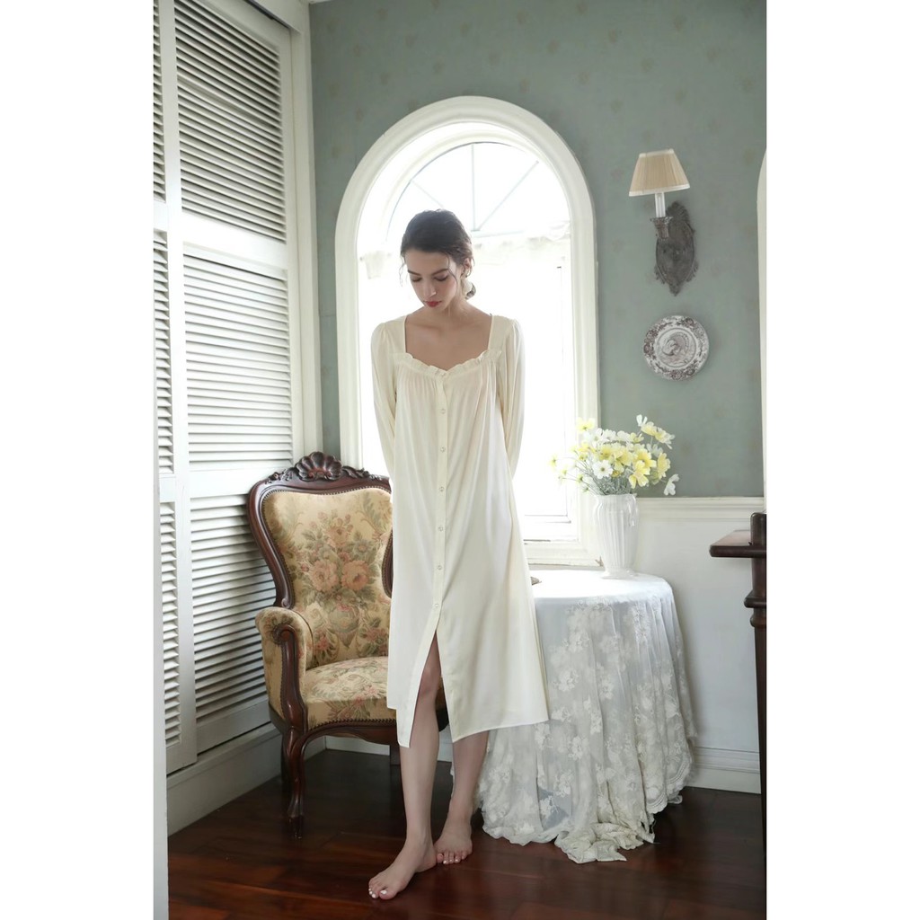 Đầm ngủ lụa thiết kế cao cấp phong cách công chúa cổ điển | BigBuy360 - bigbuy360.vn