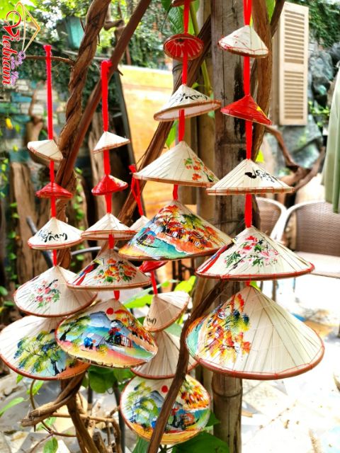 Chùm nón lá trang trí