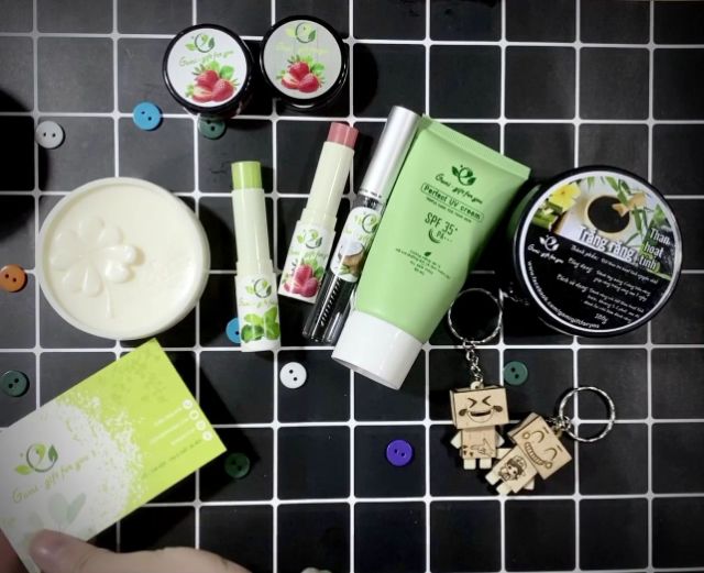 Mascara dầu dừa chuốt mi giúp mi dài, dày và đen tự nhiên GOMI | BigBuy360 - bigbuy360.vn