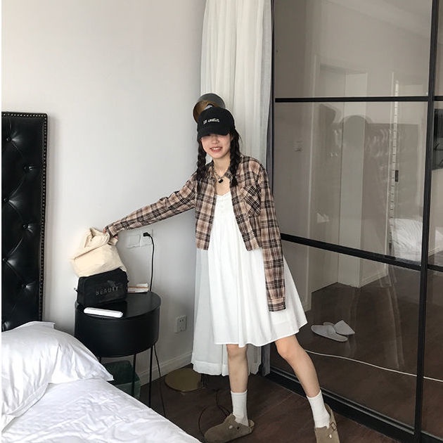 Đầm Hai Dây Mỏng Dáng Rộng Ngắn Màu Trắng Phong Cách Thời Trang