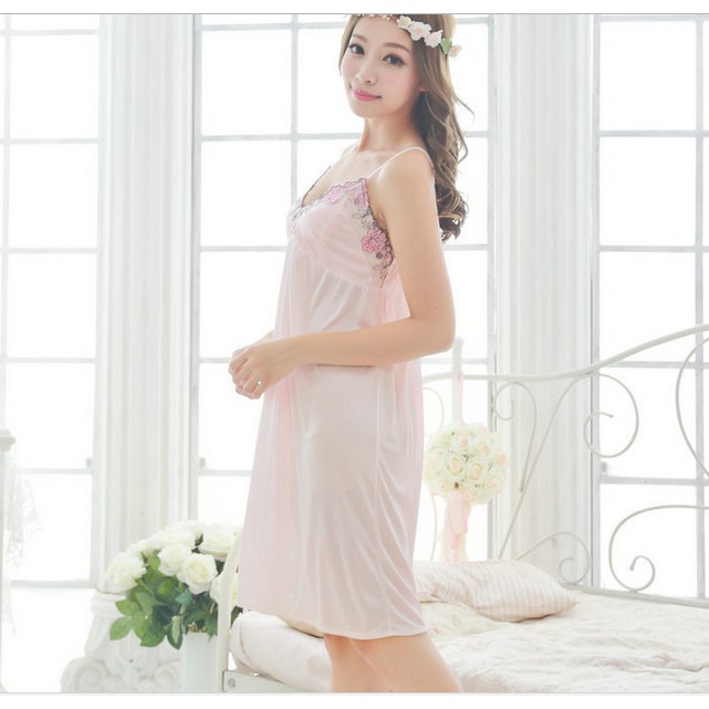 Áo choàng váy ngủ màu hồng dịu dàng, set áo choàng kèm váy satin gợi cảm TK407