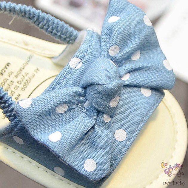 Giày sandal tập đi chống trượt cho bé gái