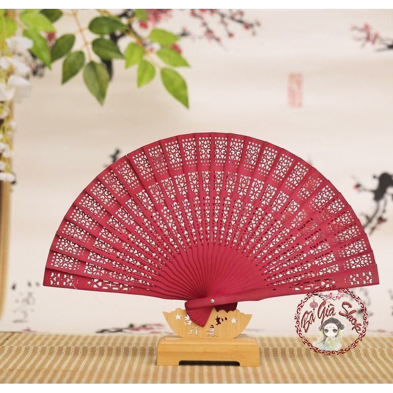 Quạt nan gỗ nhiều màu đạo cụ trang trí