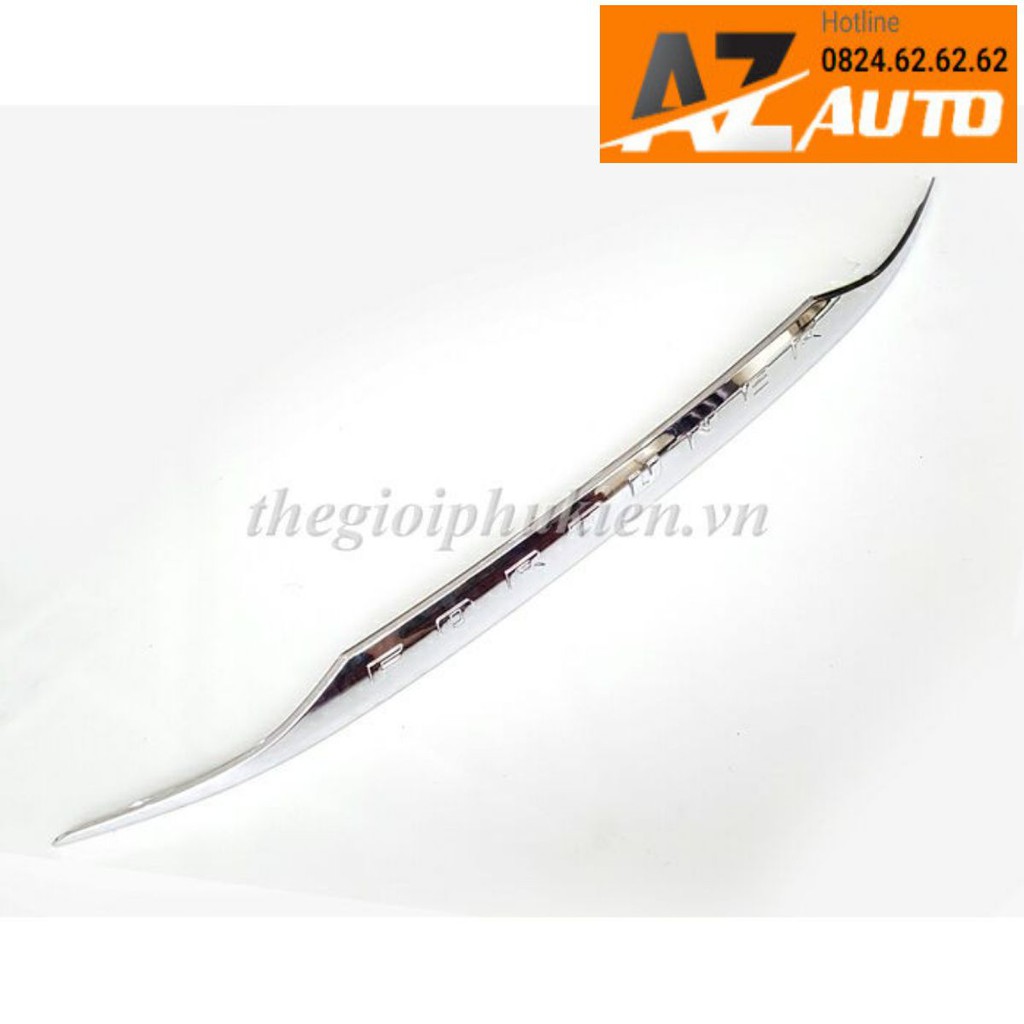 Ốp trang trí tay mở cốp sau - Toyota Fortuner 2017-2022 ( hàng chất )