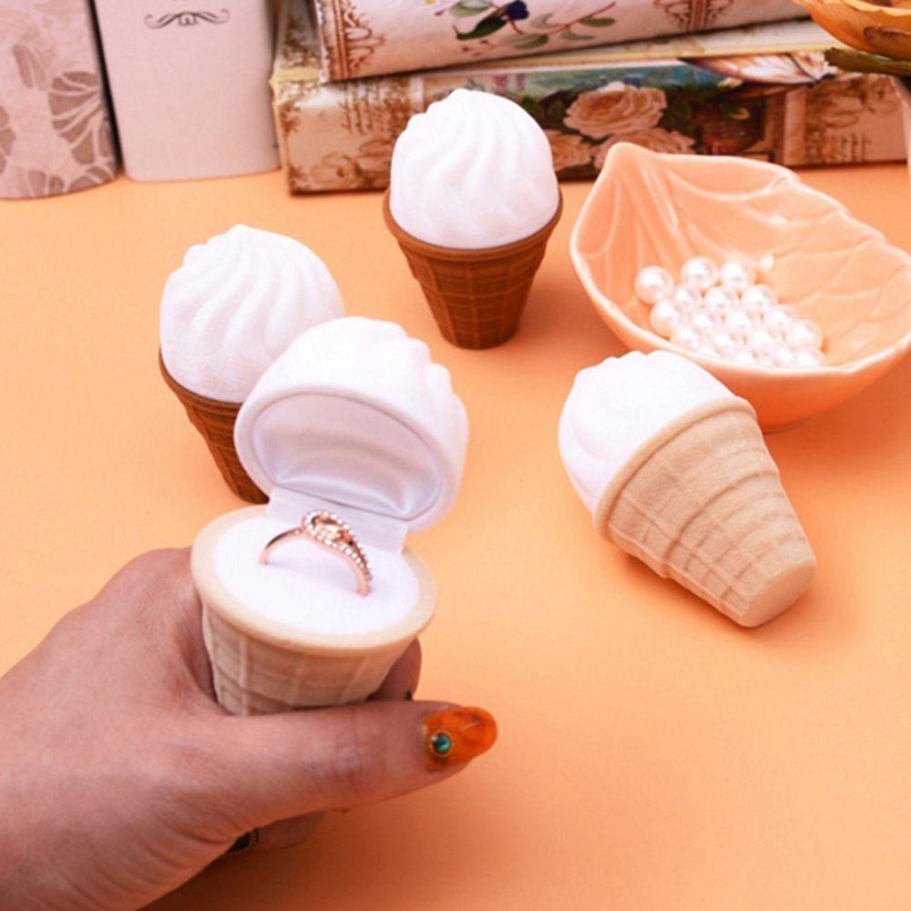 Hộp Đựng Nhẫn Cưới Kiểu Dáng Dễ Thương Xinh Xắn