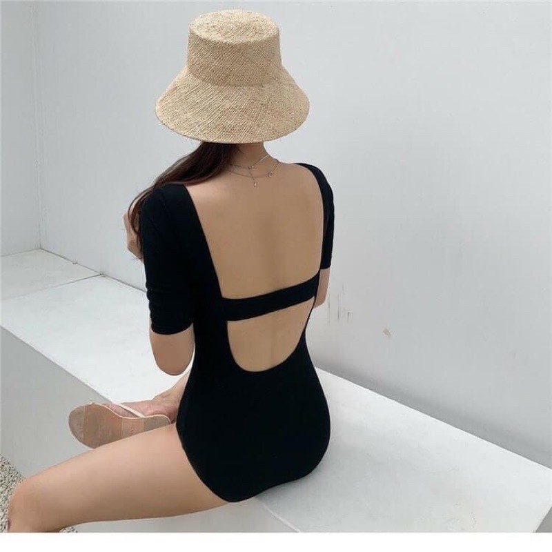 Bikini liền mảnh cổ vuông, tay ngắn khoét lưng DÂY NGANG sành điệu màu đen