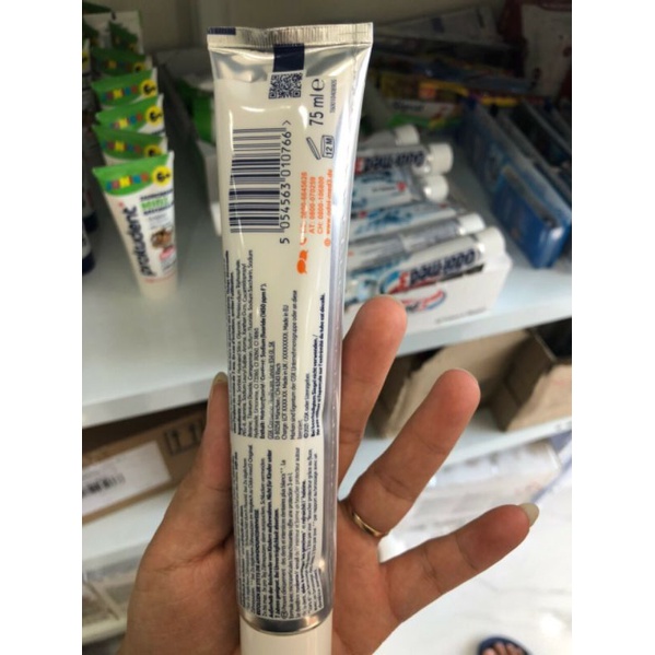 Kem đánh răng Odol Med 3 Extra White trắng răng