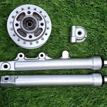 Sơn xịt Samurai - Chai sơn màu bạc 124